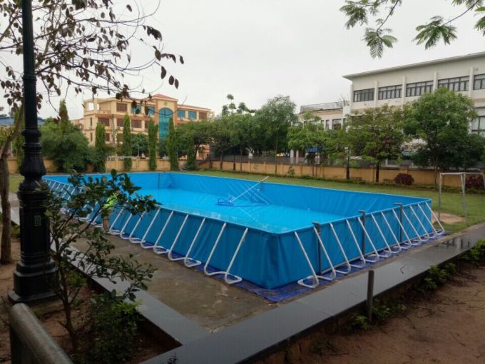 Lắp đặt bể bơi di động tại các trường học.