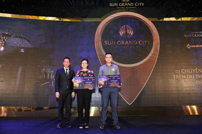Khách hàng trúng thưởng chuyến du lịch châu Âu tại Lễ mở bán Sun Grand City Ancora Residence