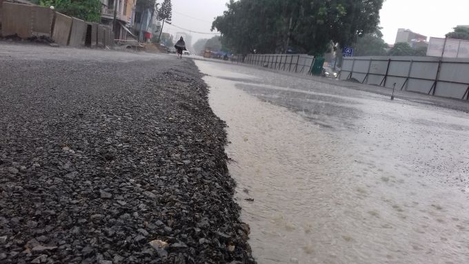 Đoạn đường được cấp phối đ&aacute; dăm s&aacute;ng 17/7.