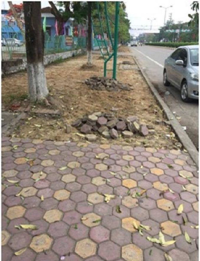 Trong khi đ&oacute;, lớp gạch cũ vẫn đảm bảo mỹ quan v&agrave; chất lượng.
