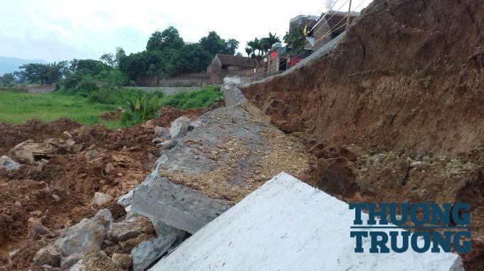 Đường tiền tỉ chưa đi đã sập