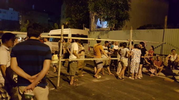 Cư dân Goldmrk City (136 Hồ Tùng Mậu) biểu tình giữa đêm