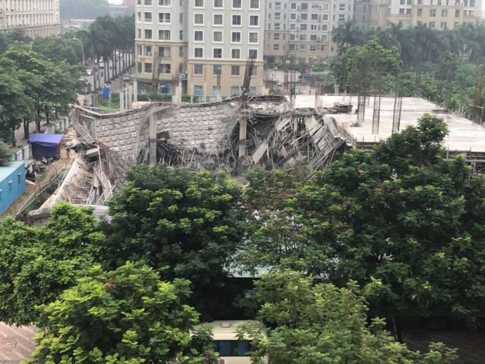 Trường mầm non đổ sập trong đêm
