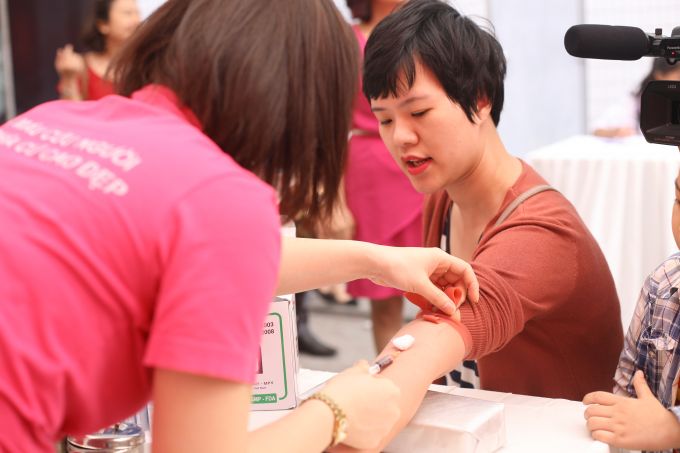 500 nhân viên DeAura tham gia Ngày Chủ nhật Đỏ