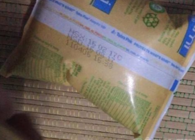 Sữa bịch Fami vón cục phồng lên như gói bim bim