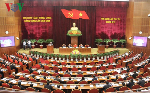 Trung ương thảo luận chính sách làm tăng sức cạnh tranh nền kinh tế