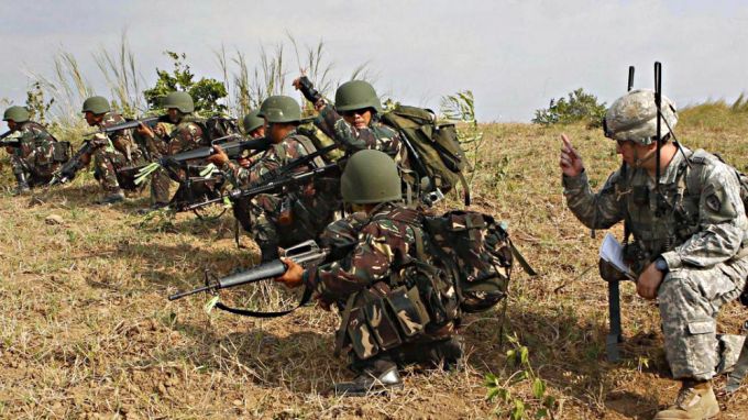 Tổng thống Duterte khiến người Mỹ tại Philippines lo lắng