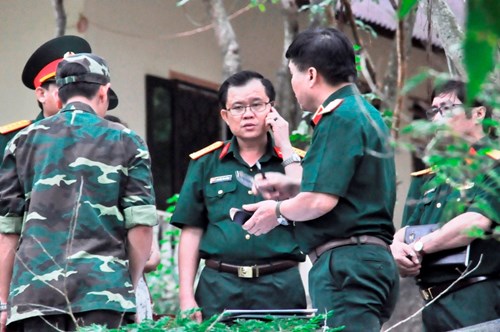 Tạm dừng tìm kiếm trực thăng gặp nạn do thời tiết xấu ảnh 7