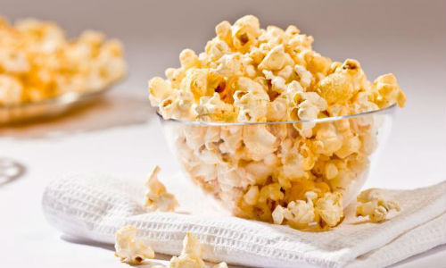 Không nên sử dụng bỏng ngô vì chúng chứa nhiều tinh bột