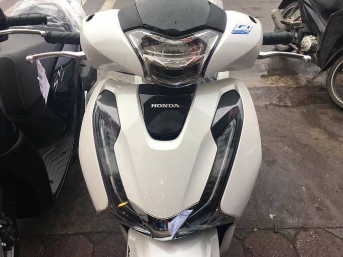 Honda SH 2017 tăng giá hơn 10 triệu