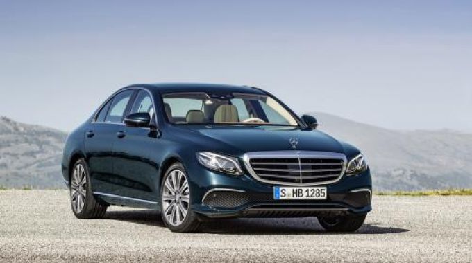 Mercedes E250 2017 sắp ra mắt, giá khoảng 2,5 tỷ đồng