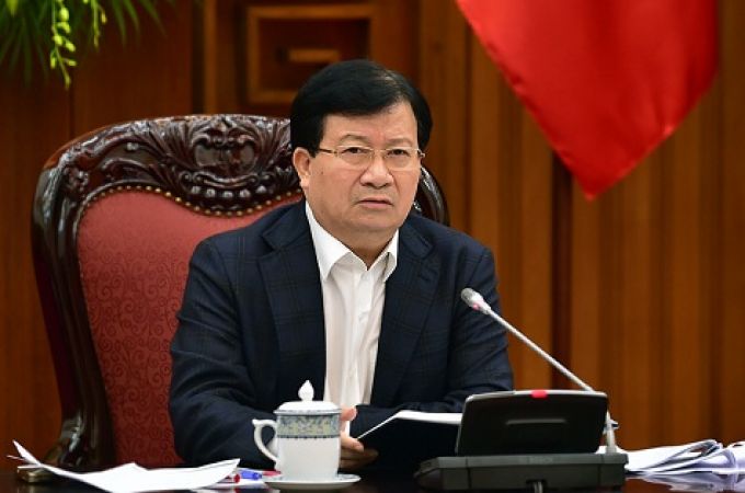 Phó Thủ tướng Trịnh Đình Dũng họp về ngành công nghiệp ô tô