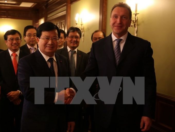 Phó Thủ tướng Trịnh Đình Dũng thăm làm việc tại Liên bang Nga