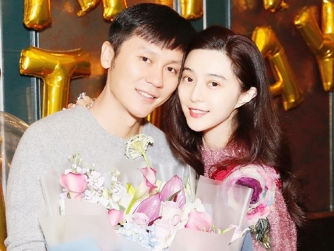 Phạm Băng Băng mặt mộc vẫn xinh rạng ngời trong sinh nhật bạn trai Lý Thần