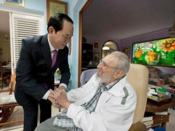 Bức ảnh mới nhất về nhà cách mạng lỗi lạc Cuba chụp vào ngày 15/11/2016, khi Chủ tịch nước Trần Đại Quang thăm cựu Chủ tịch Cuba, Fidel Castro tại Havana, Cuba.