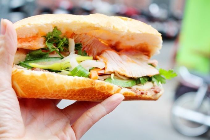 Quán bánh mì Bảy Hổ là một trong những quán bánh mì ngon nhất định bạn phải thử ở Sài Gòn (Ảnh: I.T).