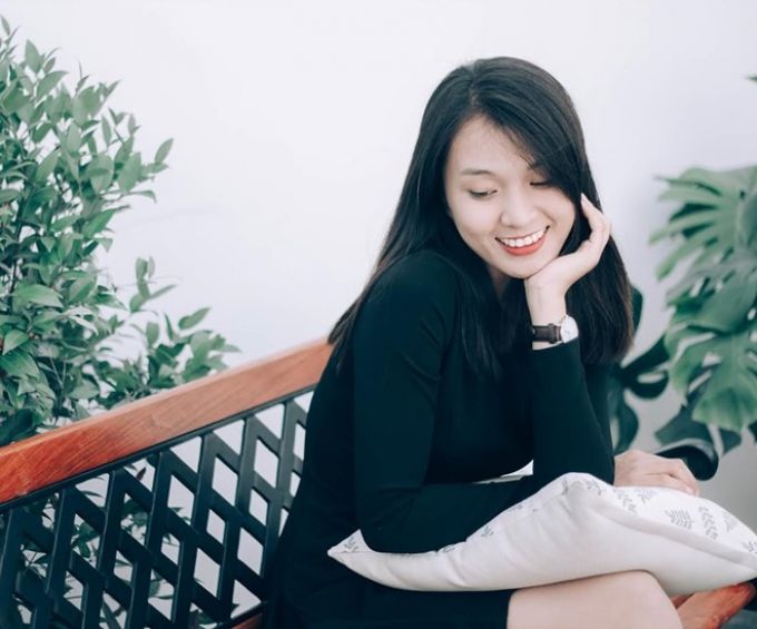 Tối 30/11 vừa qua, Bá Thị Thu Huệ (19 tuổi, sinh viên khoa Ngôn ngữ và Văn hóa Nhật Bản, Đại học Ngoại ngữ, Đại học Quốc gia Hà Nội) trở thành tân hoa khôi của trường. Thu Huệ gây ấn tượng với nụ cười duyên, vẻ ngoài xinh xắn, cùng thành tích học tập tốt.