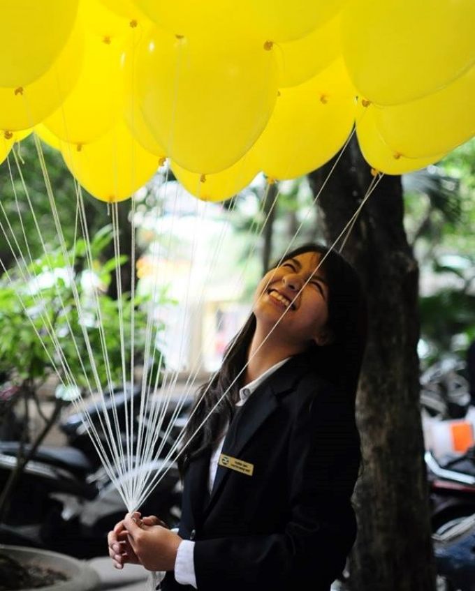 Sở thích của Thu Huệ là ca hát và tham gia các hoạt động tại trường. 9X ước mơ trở thành nhà kinh doanh thành đạt trong tương lai.