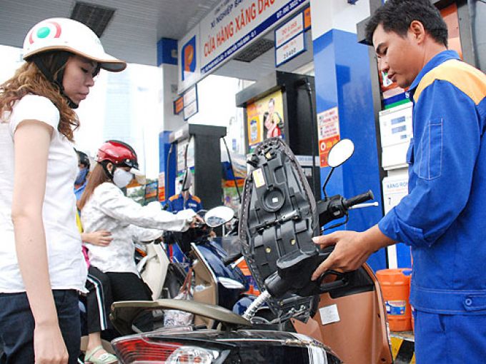 Giá xăng có thể tăng mạnh vào ngày mai 512