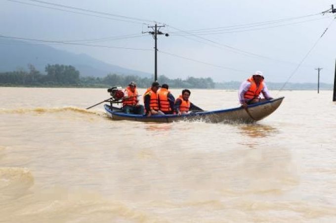 Hỗ trợ khắc phục thiệt hại do mưa lũ năm 2016