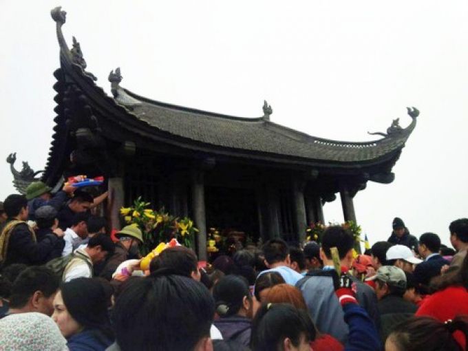 Dòng người trẩy hội Yên Tử.