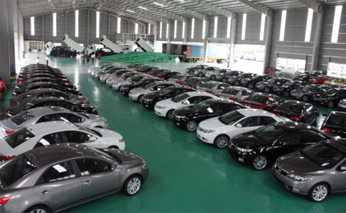 Thuế giảm, ôtô con ồ ạt nhập về Việt Nam