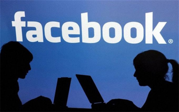 Facebook là 1 trong 10 tập đoàn niêm yết lớn nhất thế giới.