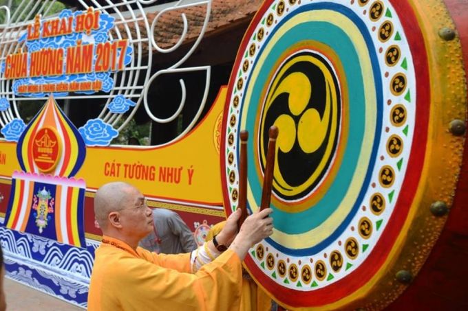 Khai hội chùa Hương 2017