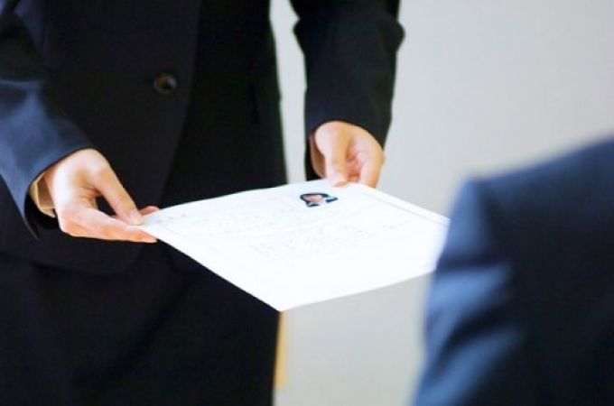 Người sử dụng lao động có được giữ giấy tờ gốc của người lao động không