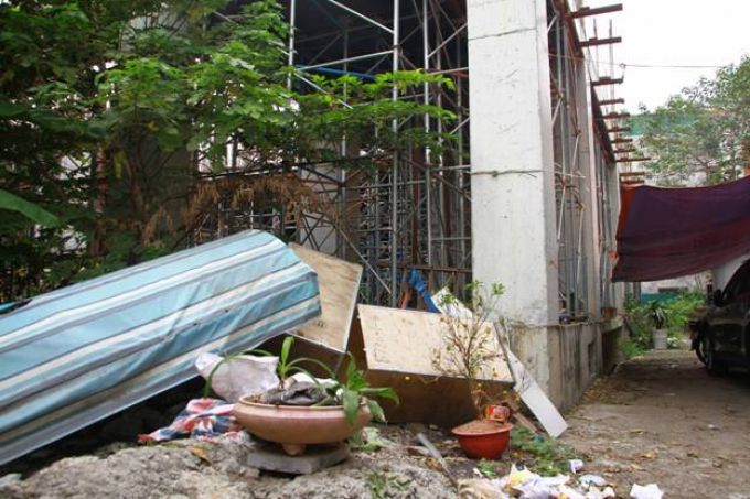 Khối nhà chung cư hơn 20 tầng đã hoàn thiện nhưng vẫn chưa có ai ở (ảnh Tuấn Anh)