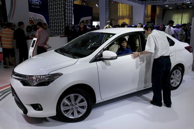 Giảm 100 triệu đồng vẫn ế ẩm tồn kho Ô tô tiếp tục xuống giá