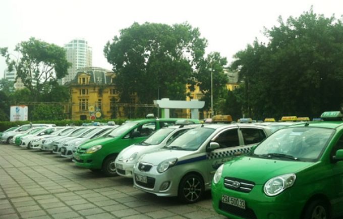 Bộ Tài chính bác bỏ kiến nghị xin nộp thuế như Grab, Uber của taxi truyền thống