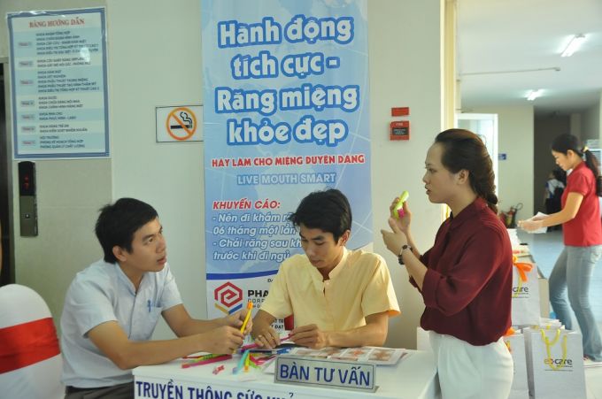 Ảnh 2: Tư vấn sức khỏe răng miệng tại Bệnh viện Răng hàm mặt TP.HCM