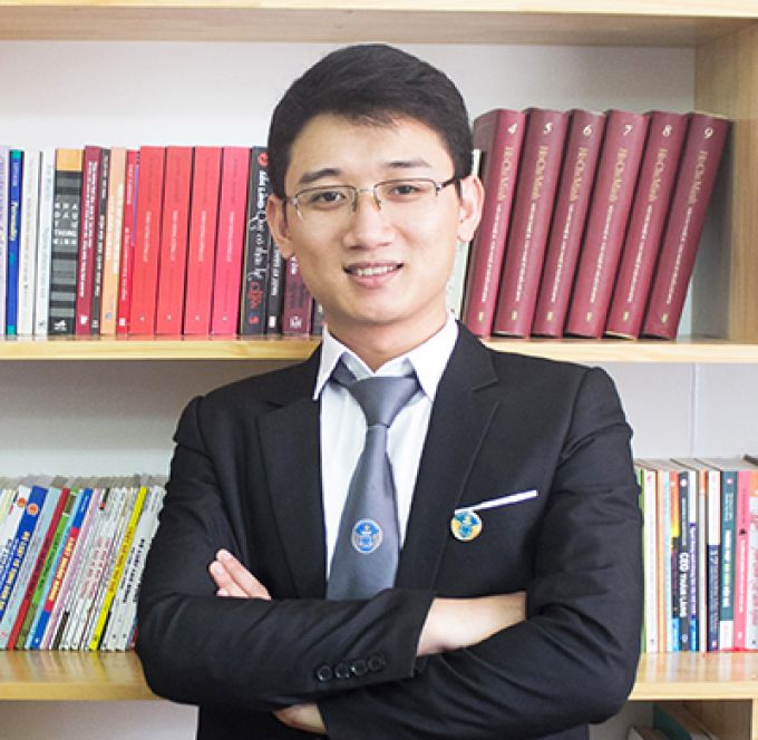 Luật sư Hồ Diên Trung, Đoàn Luật sư TP Hà Nội cho rằng: “Khách hàng không nên vội vàng ký kết hợp đồng với CĐT khi mẫu hợp đồng chưa được đăng ký tại cơ quan quản lý nhà nước có thẩm quyền.”