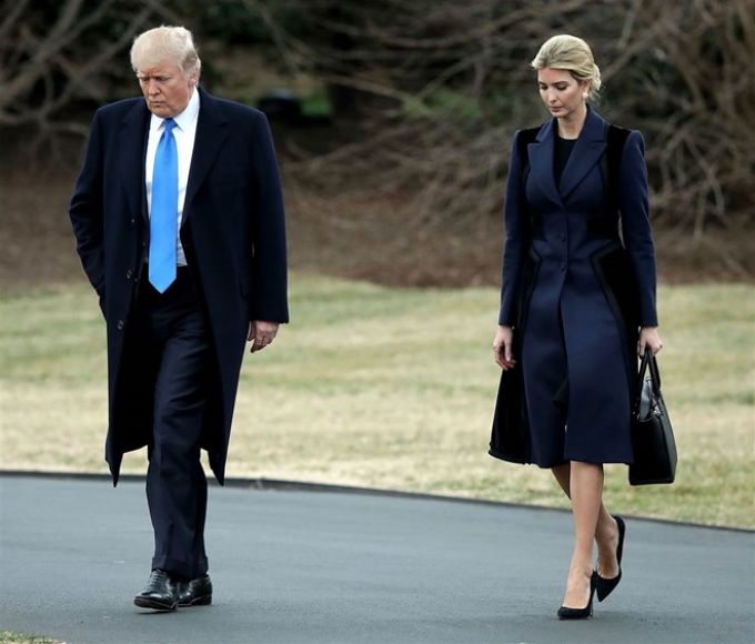 Ivanka (phải) sẽ chính thức đảm nhiệm vai trò trợ lý cho Tổng thống Trump.