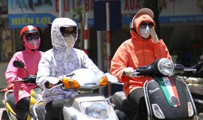 Dự báo thời tiết ngày 94 Bắc Bộ đêm mưa rải rác, ngày nắng nóng