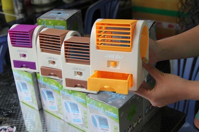 Quạt thổi đá mini chống nóng Coi chừng nguy hiểm