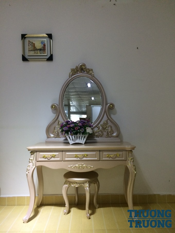 Bàn trang điểm cho phái đẹp