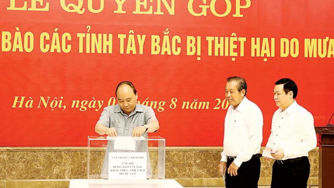 Văn ph&ograve;ng Ch&iacute;nh phủ tổ chức. Ung ho dong bao cac tinh Tay Bac bi thiet hai do mua lu