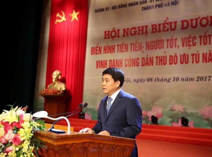 Chủ tịch UBND TP. H&agrave; Nội ph&aacute;t bi&ecirc;t tại buổi lễ