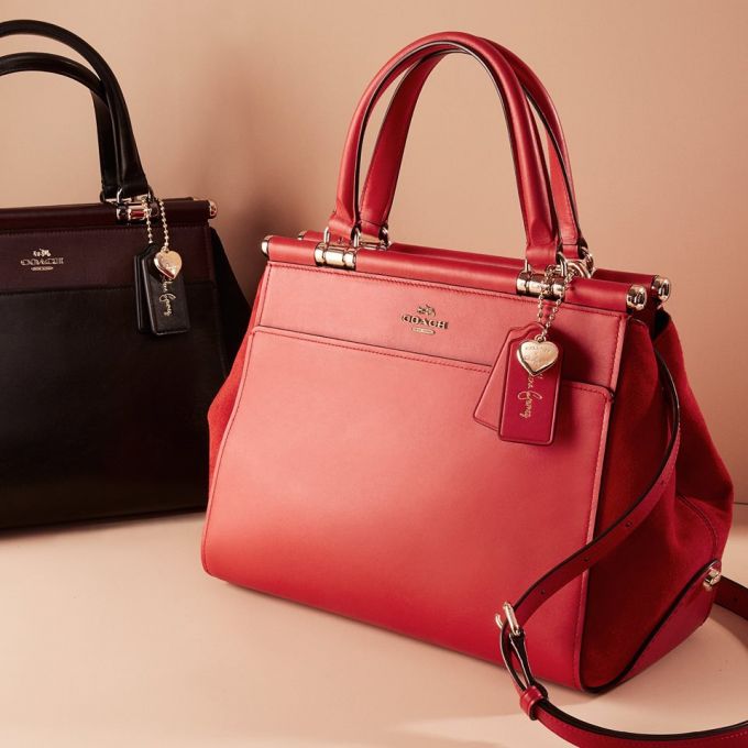 Mẫu t&uacute;i Coach x Selena Gomez của Coach