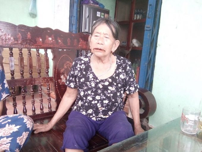 b&agrave; Nguyễn Thị Tuy bức x&uacute;c về việc m&ocirc;i trường sống bị &ocirc; nhiễm