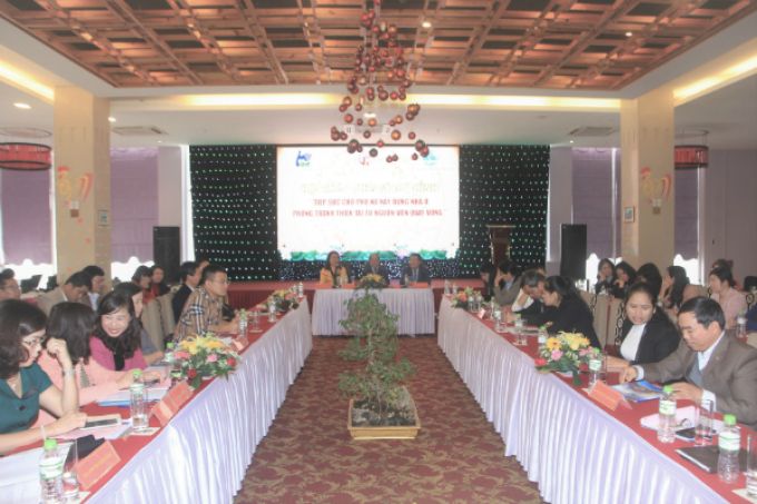 To&agrave;n cảnh hội thảo &ldquo;Tiếp sức cho phụ nữ x&acirc;y dựng nh&agrave; ở PTTT từ nguồn vốn quay v&ograve;ng&rdquo;
