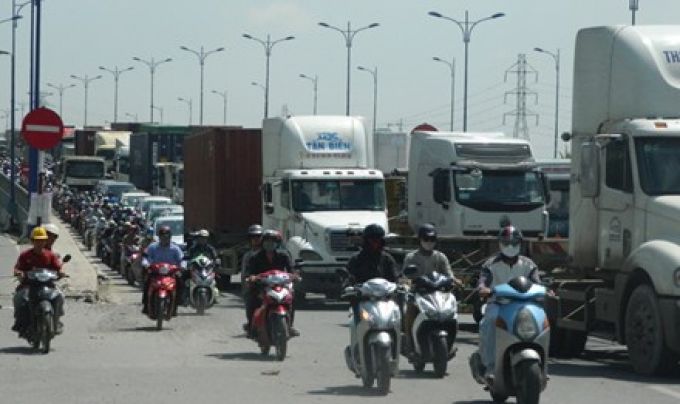 TP.HCM tính chuyện thu phí đường bộ đối với ôtô vào trung tâm thành phố