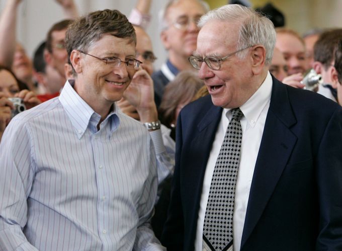 Tình bạn tốt đẹp của 2 vị tỷ phú Bill Gates và Warren Buffett