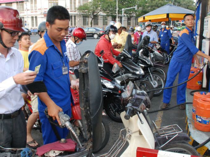 Xăng tăng như dự đoán
