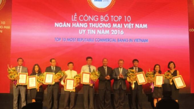 Công bố BXH 10 Ngân hàng thương mại cổ phần uy tín nhất Việt Nam năm 2017