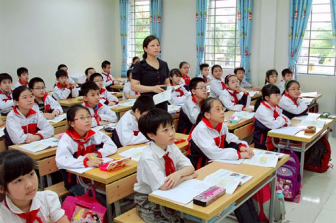 Tăng học ph&iacute; trường c&ocirc;ng lập tại H&agrave; Nội. Ảnh minh họa.