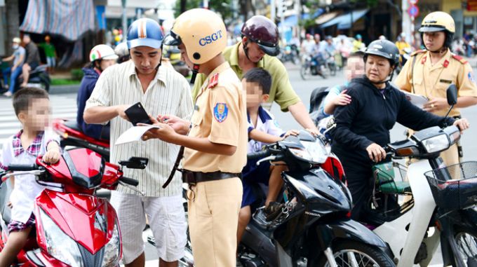 Tăng mức phạt đối với nhiều lỗi vi phạm giao th&ocirc;ng