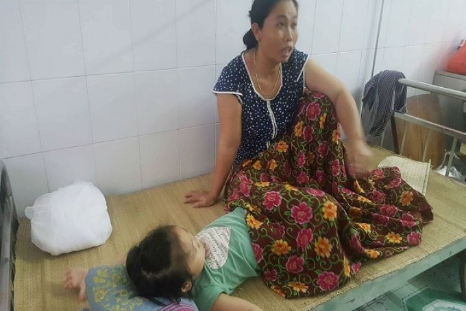 triệu chứng co giật, sốt cao, ti&ecirc;u chảy cấp